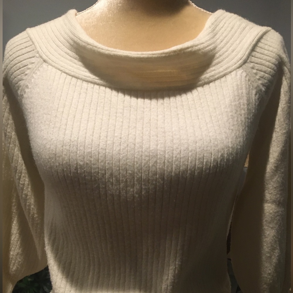 Anthropologie  Moth Off the Shoulder Ivory Sweater Size XS Great Condition